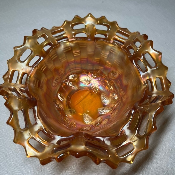 Fenton Carnival Glass bowl, basket weave open lace ruffled edge. Vintage - Picture 3 of 5